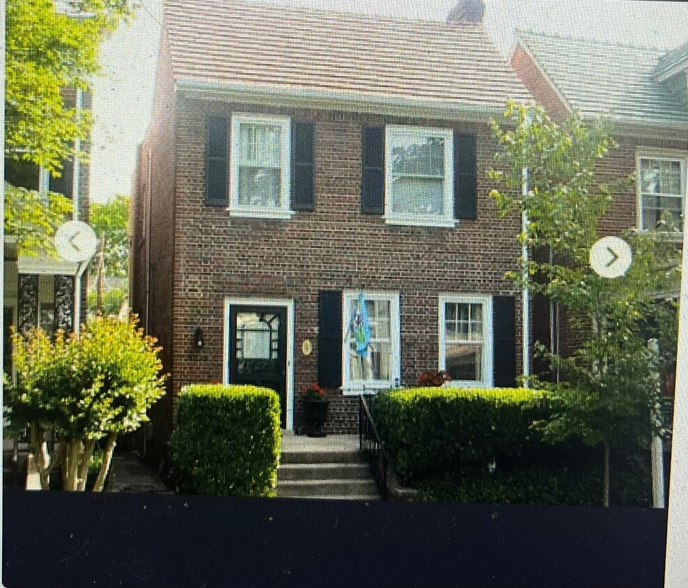 Primary Photo - 3328 Kensington Ave