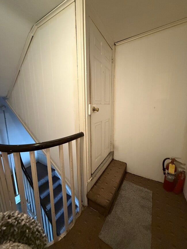 Building Photo - 700 Hedgerow Dr