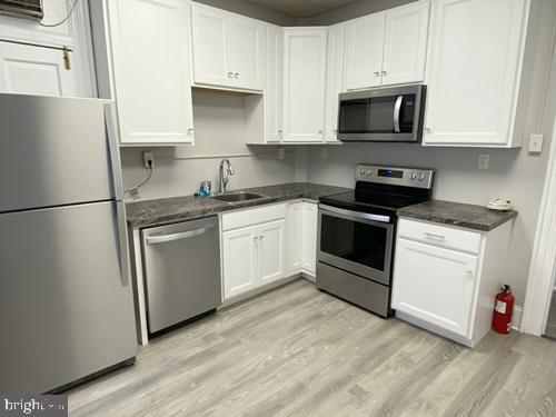 Foto del edificio - 218 E Market St