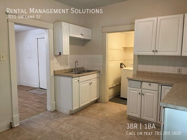 Foto del edificio - *BRAND NEW HVAC AND CARPET* 2031 SW Lane- ...