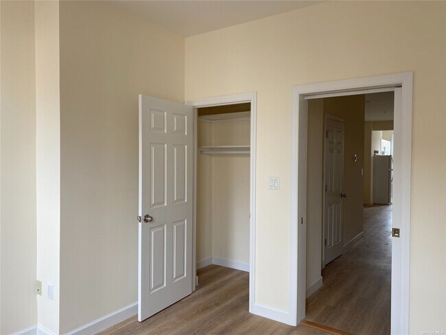 Building Photo - 105 Newel St