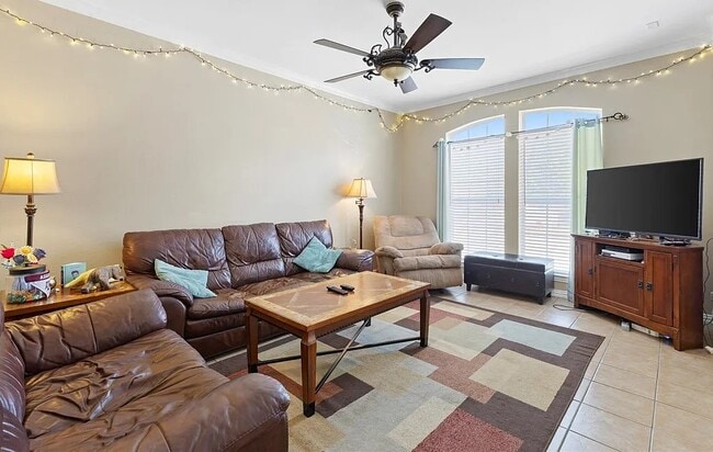 Building Photo - 1001 Krenek Tap Rd