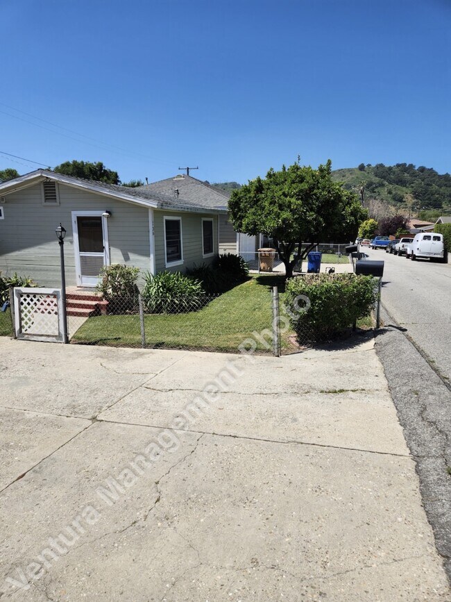 Building Photo - 136 Bard Ln