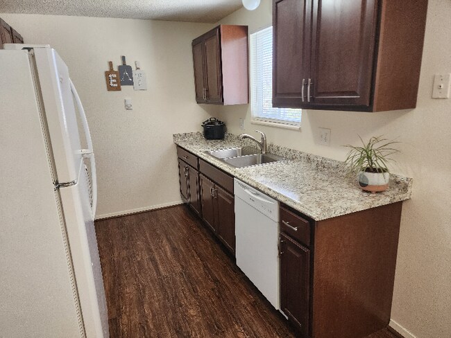 Foto del edificio - 228 Glenda Dr