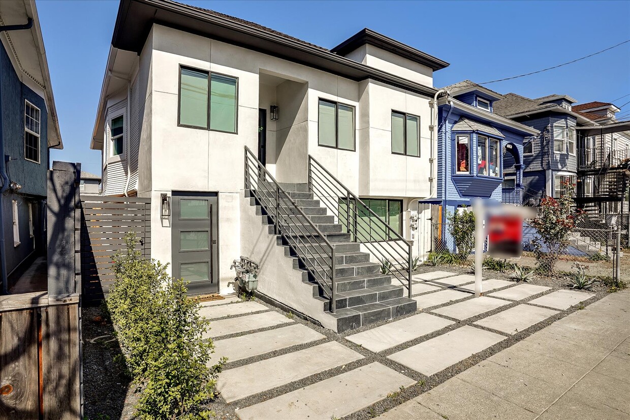 Primary Photo - 1156 53rd St