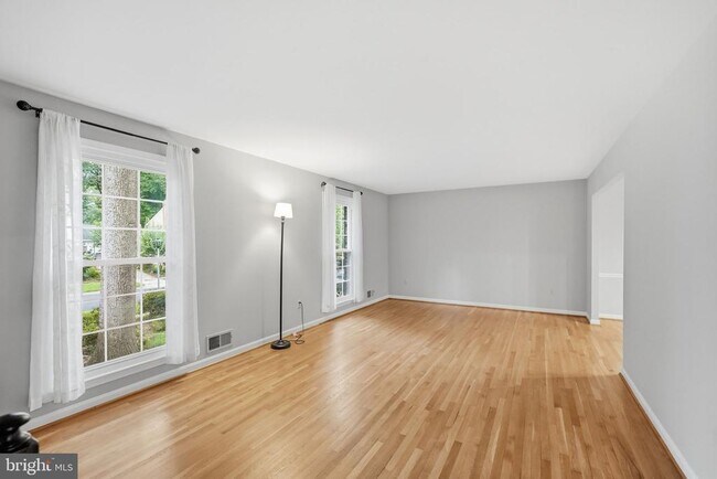 Foto del edificio - 809 Woodley Dr