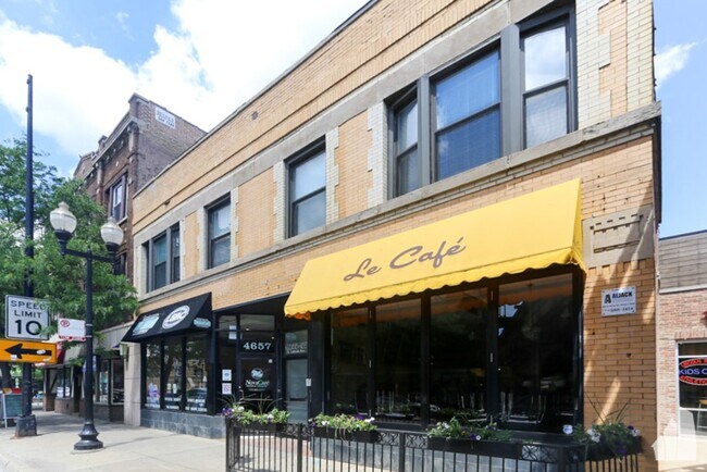 Building Photo - 4655-2 N Lincoln Ave