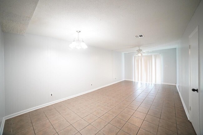Foto del edificio - 2325 W Pensacola St