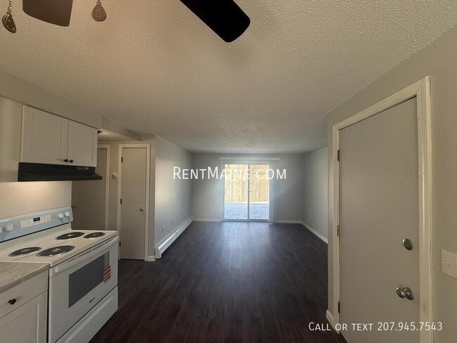 Building Photo - 385 Pine St