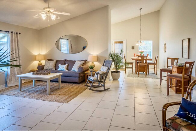 Foto del edificio - 1219 Sterling Point Pl