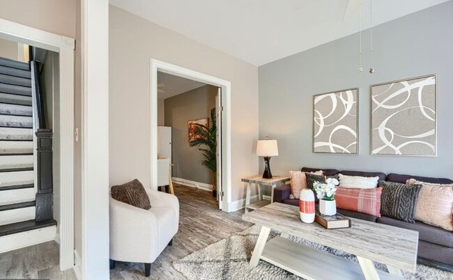 Building Photo - 627 S Eaton St