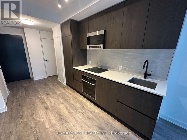 Photo du bâtiment - 127 Broadway Ave