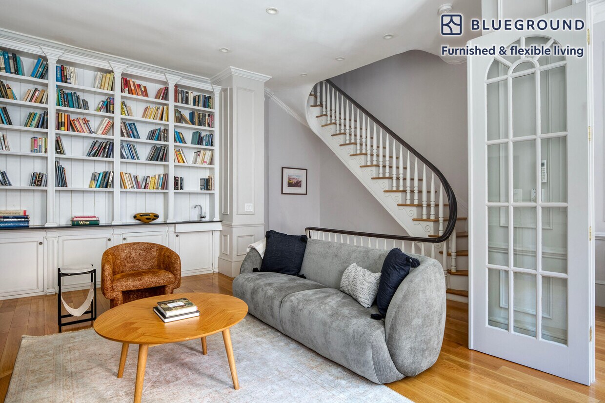 Foto principal - 132 E 38th St