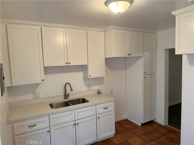 Photo - 749 S Berendo St Apartment