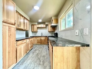 Building Photo - 2020 SE 154th Ave