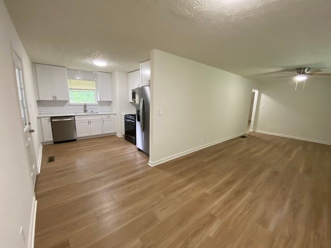Foto del edificio - 1548 Mary George Ave NW