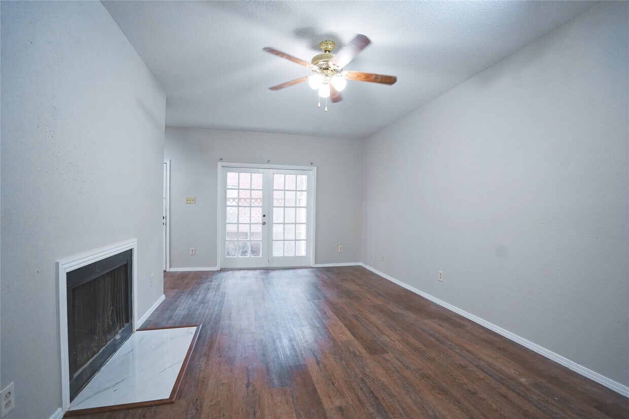 Foto principal - 8055 Cambridge St