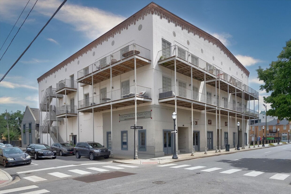 Primary Photo - The Mattress Factory Lofts