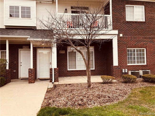 Building Photo - 5776 Acorn Ln