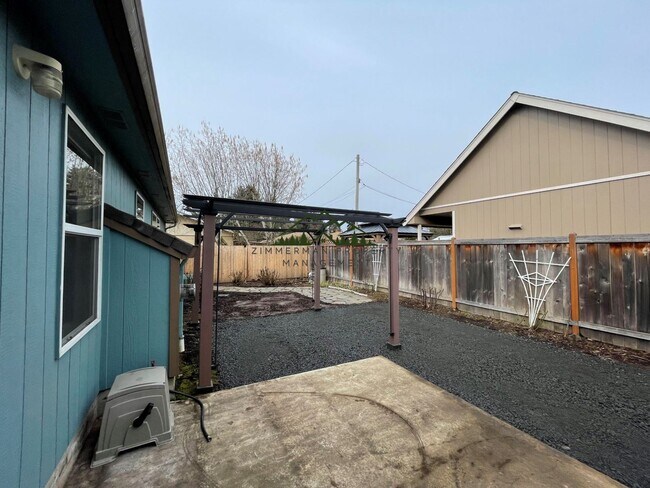Building Photo - 3 br, 2 bath House - 505 Anchor Ave