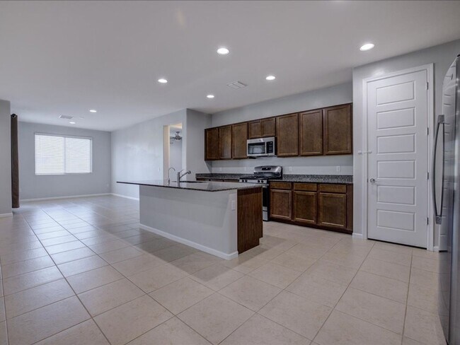 Foto del edificio - 3 Bedroom 2 Bathroom with Flex/office room