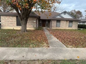 Building Photo - 1000 Twin Creek Dr