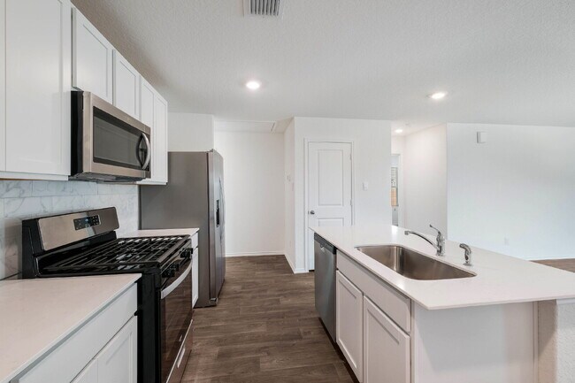 Foto del edificio - Redbird Ranch 4 Bedroom, 2 Bath, Free Inte...