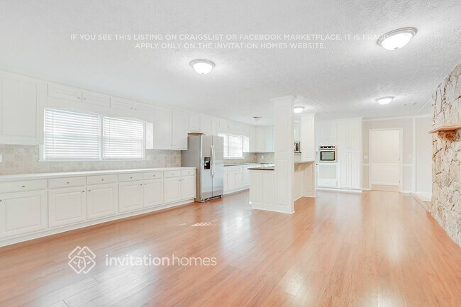 Building Photo - 5138 Lake Forest Dr SE