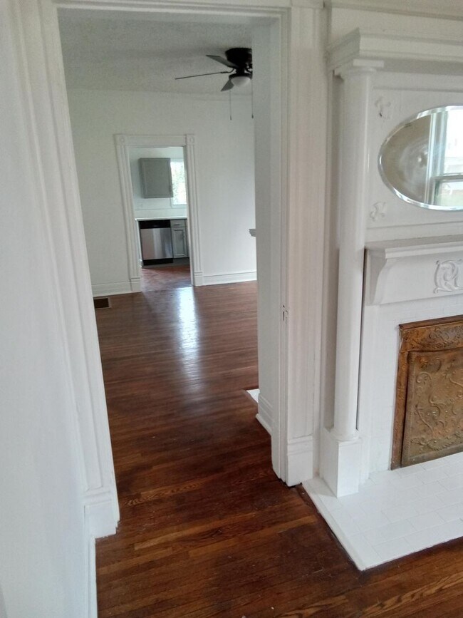 Foto del edificio - Renovated 2 story house