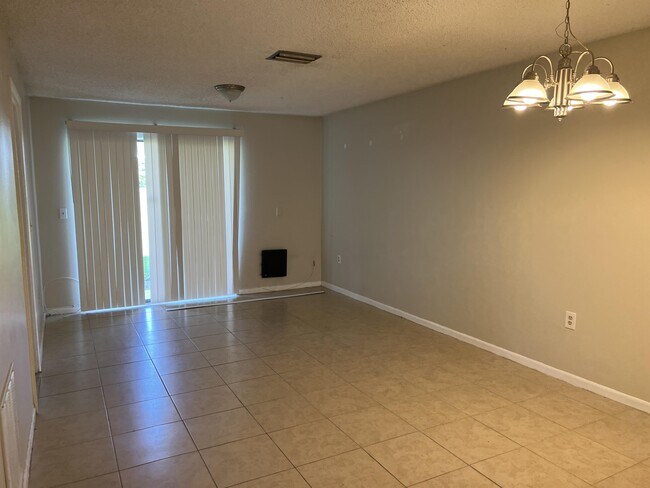 Building Photo - 5039 Bordeaux Village Pl