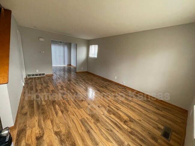 Building Photo - 9273 Nieman Rd