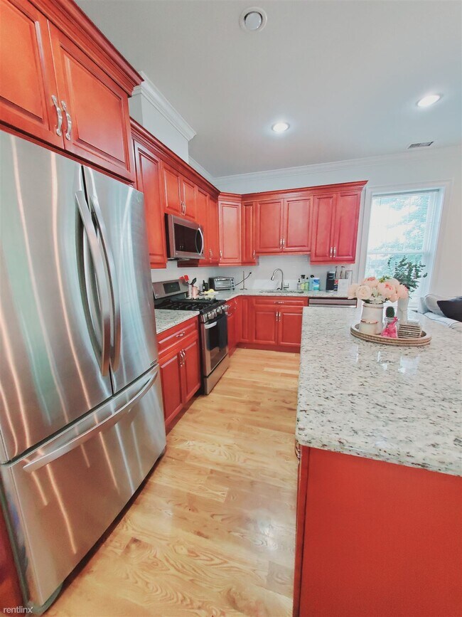 Building Photo - 2 br, 1 bath Condo - 75 East Ave Unit 4