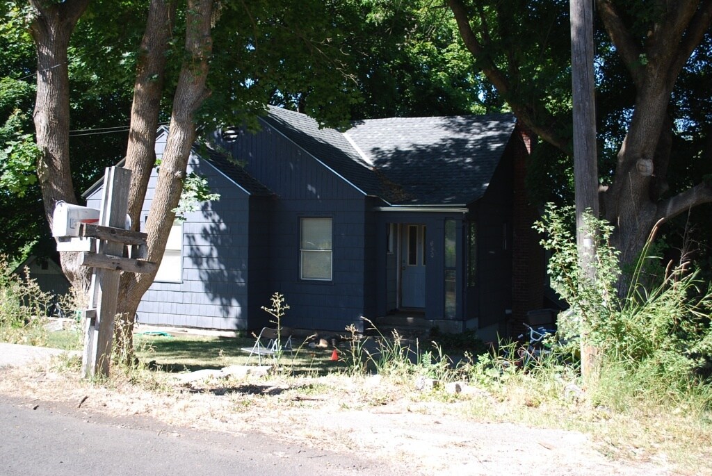 Foto principal - 630 SE Steptoe St