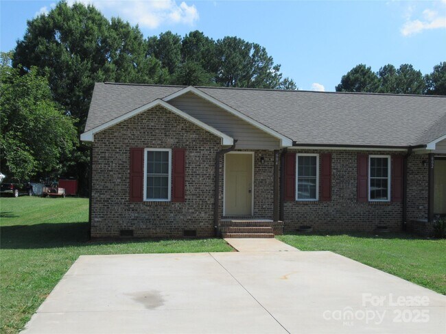 Foto del edificio - 604 Victory Grove Church Rd