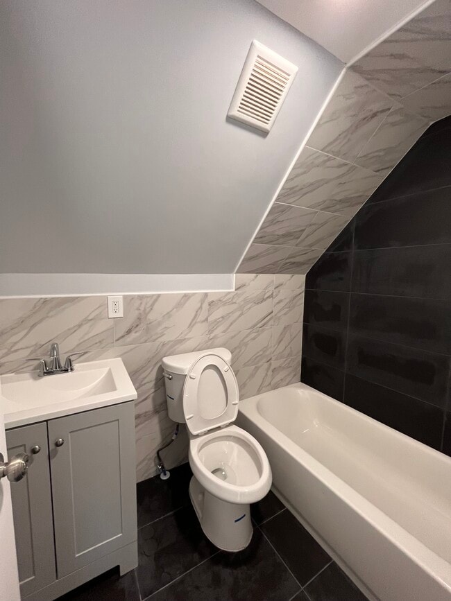 Unit 3 - 130 Wade St