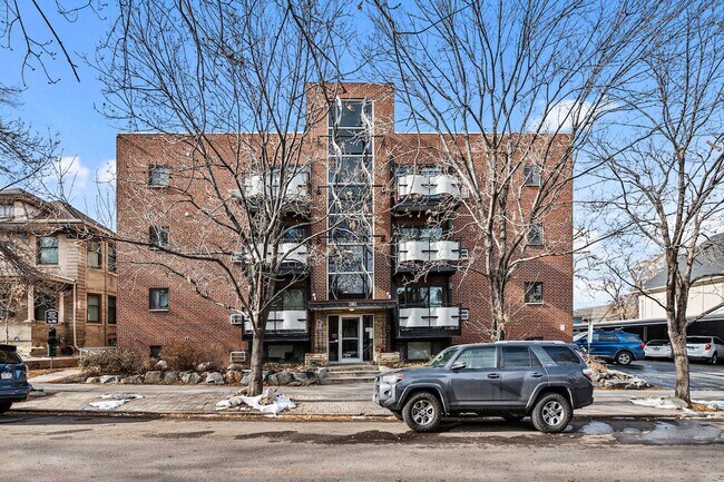 Foto del edificio - Downtown 1 Bedroom 1 Bath! Coming Soon!