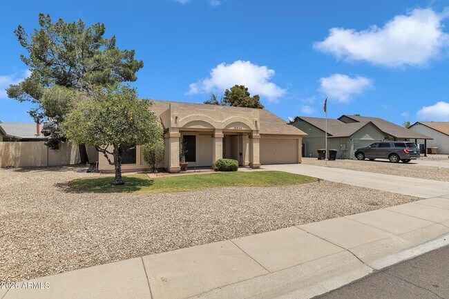 Foto del edificio - 8834 W Purdue Ave