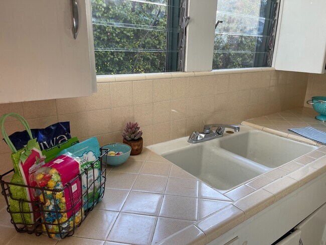 Kitchen - 1400 Fremont Ave