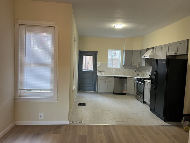 Foto del edificio - 3540 Mantua Ave