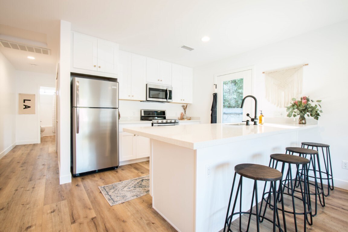 Kitchen - 1140 E Wilson Ave