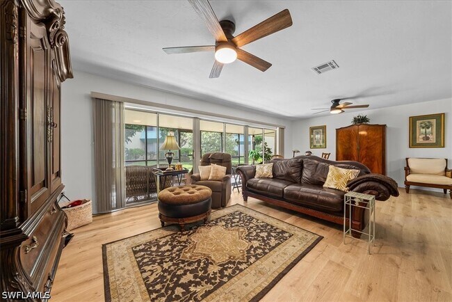 Building Photo - 925 Palm View Dr