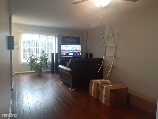 Building Photo - 3 br, 1 bath Condo - 3408 Bruton Parish Way