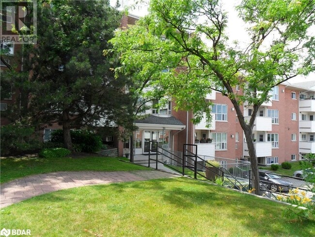 Building Photo - 120 Bell Farm Rd