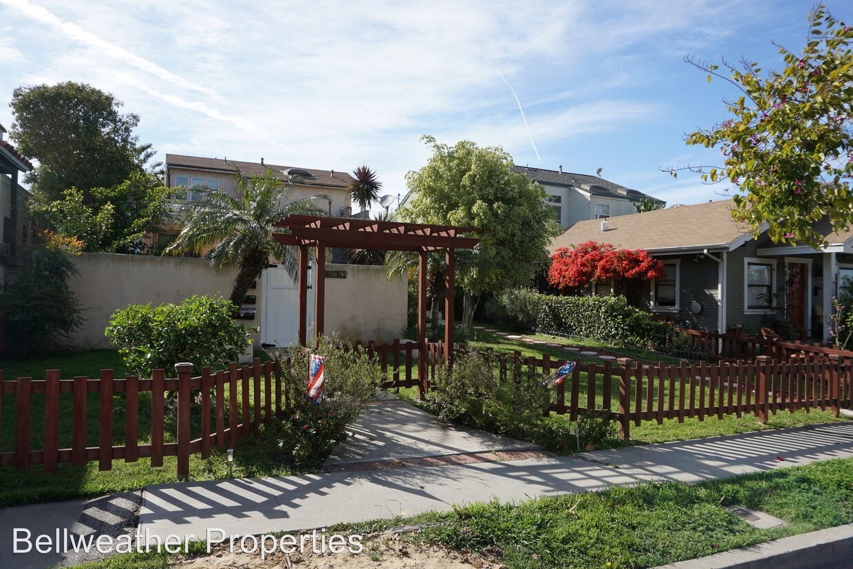 Foto del edificio - 741 Belmont Ave