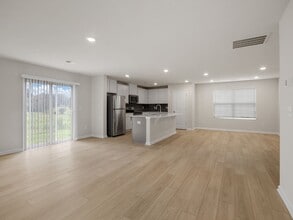 Building Photo - 592 Wooden Duck St