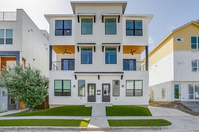 Building Photo - 2335 Benbrook Blvd