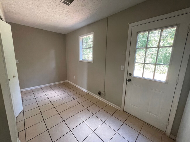 Building Photo - 68 Cedar Hill Cir