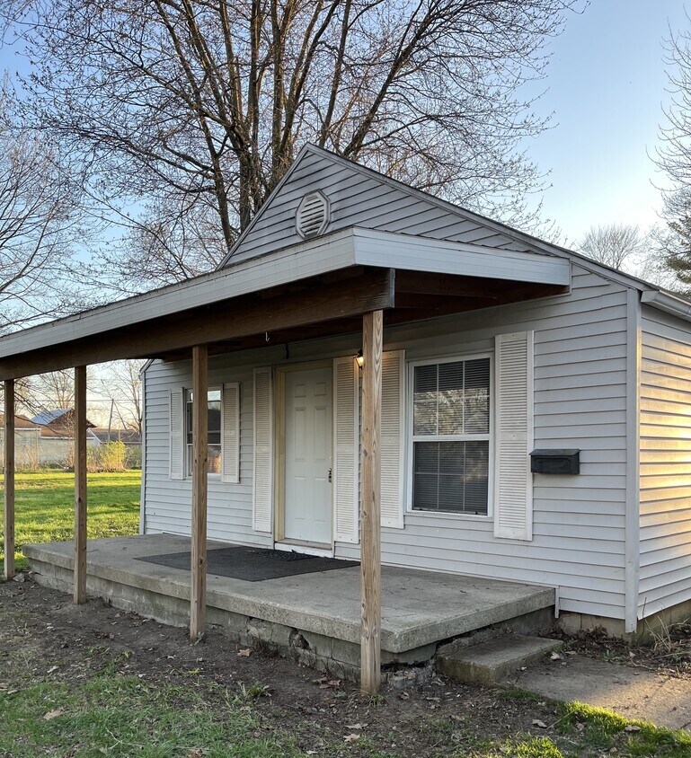 Front - 623 Wyandot St