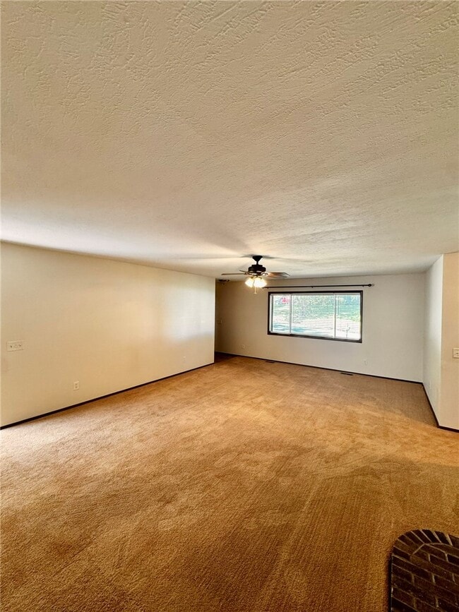 Foto del edificio - 9108 Bluff Dr