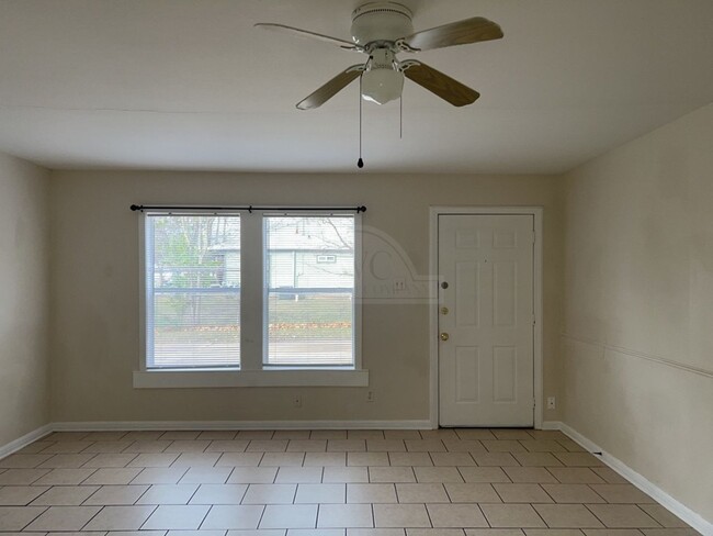 Building Photo - 1807 Poage Ave